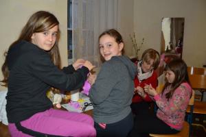 Delavnice in razstava ob veliki noči v Zavodu Stanislava 5